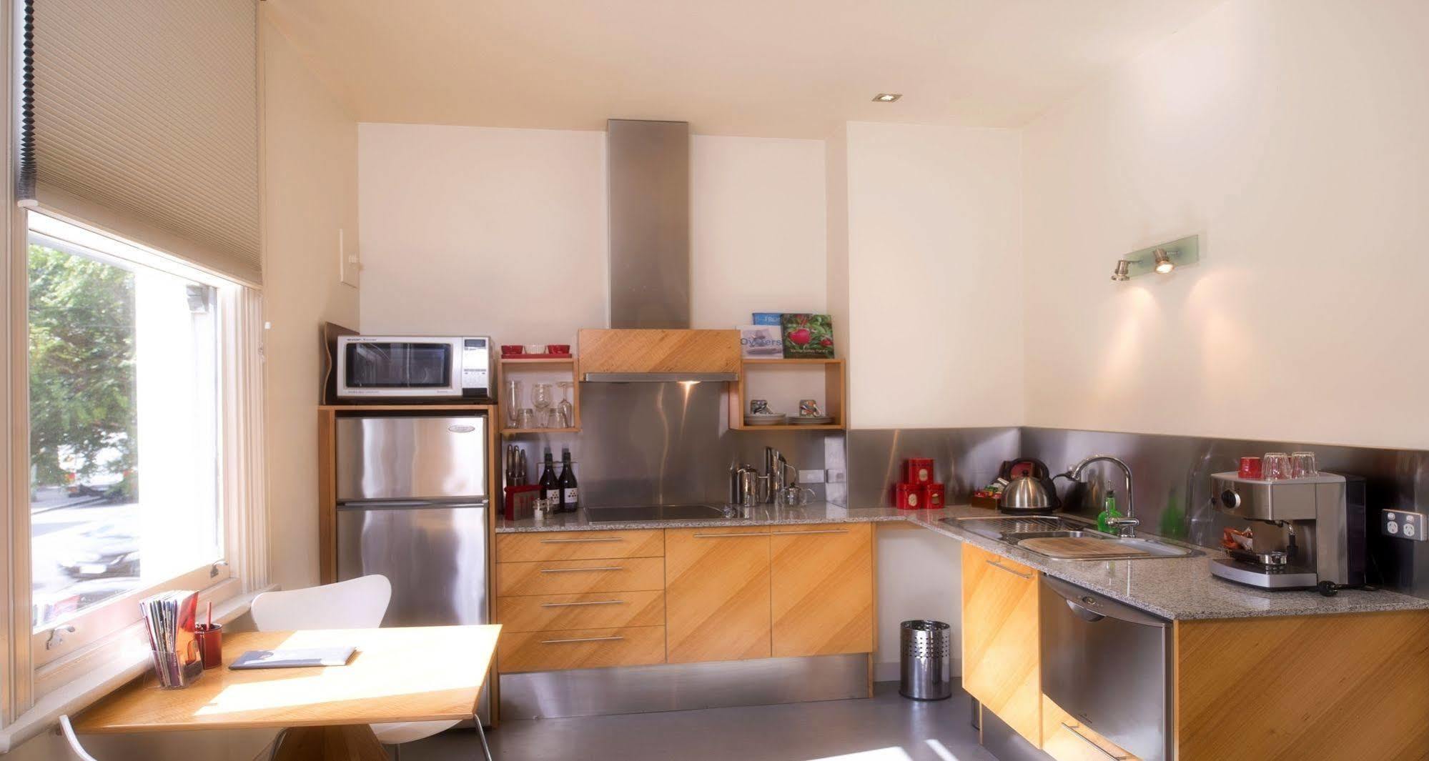 Twofourtwo Boutique Apartments Launceston Bagian luar foto