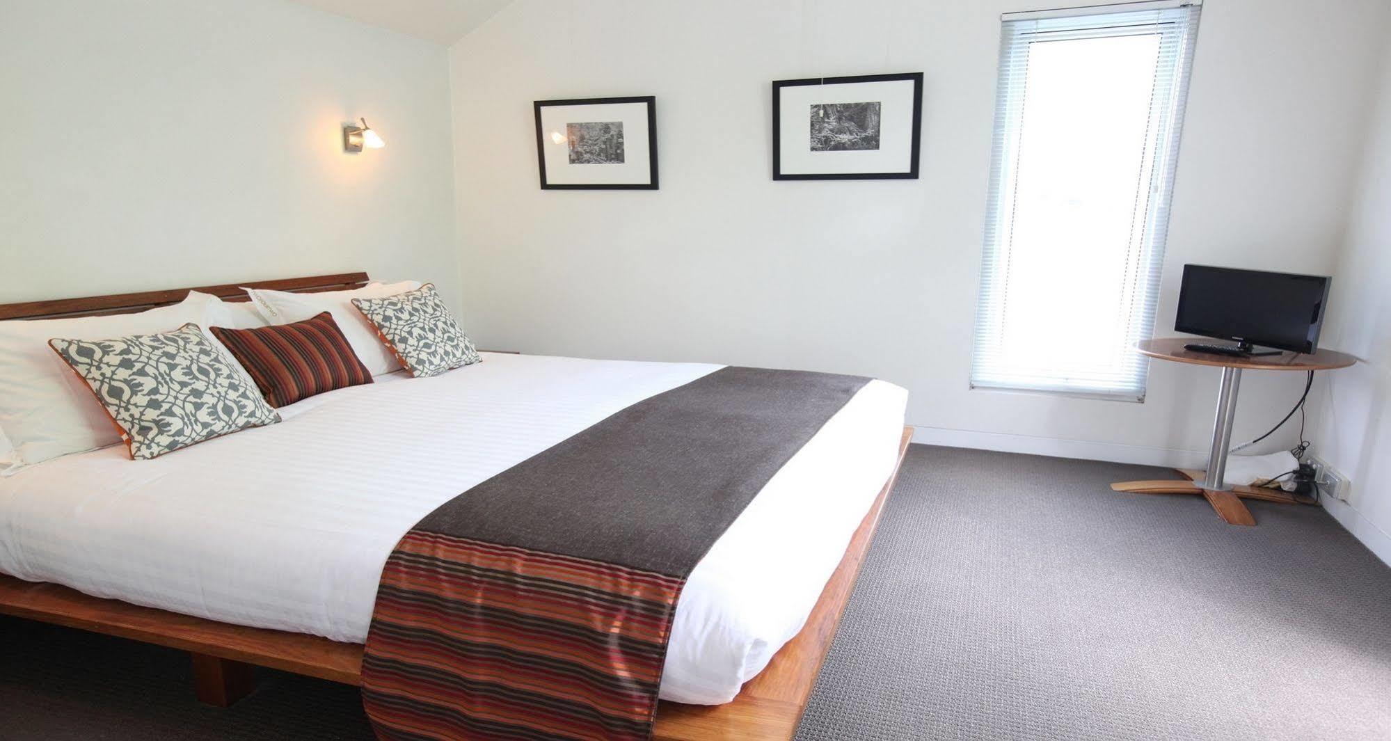 Twofourtwo Boutique Apartments Launceston Bagian luar foto