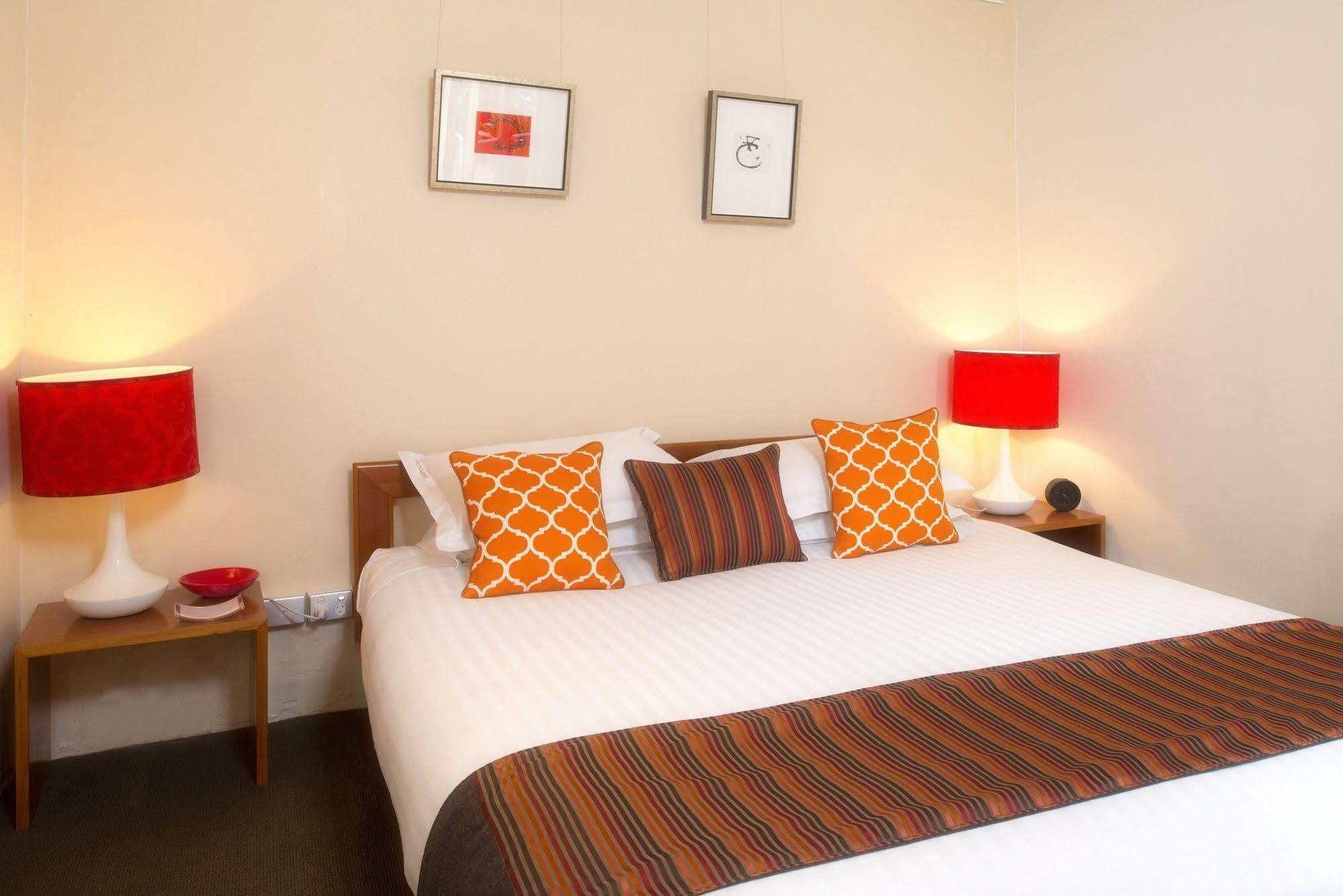 Twofourtwo Boutique Apartments Launceston Bagian luar foto