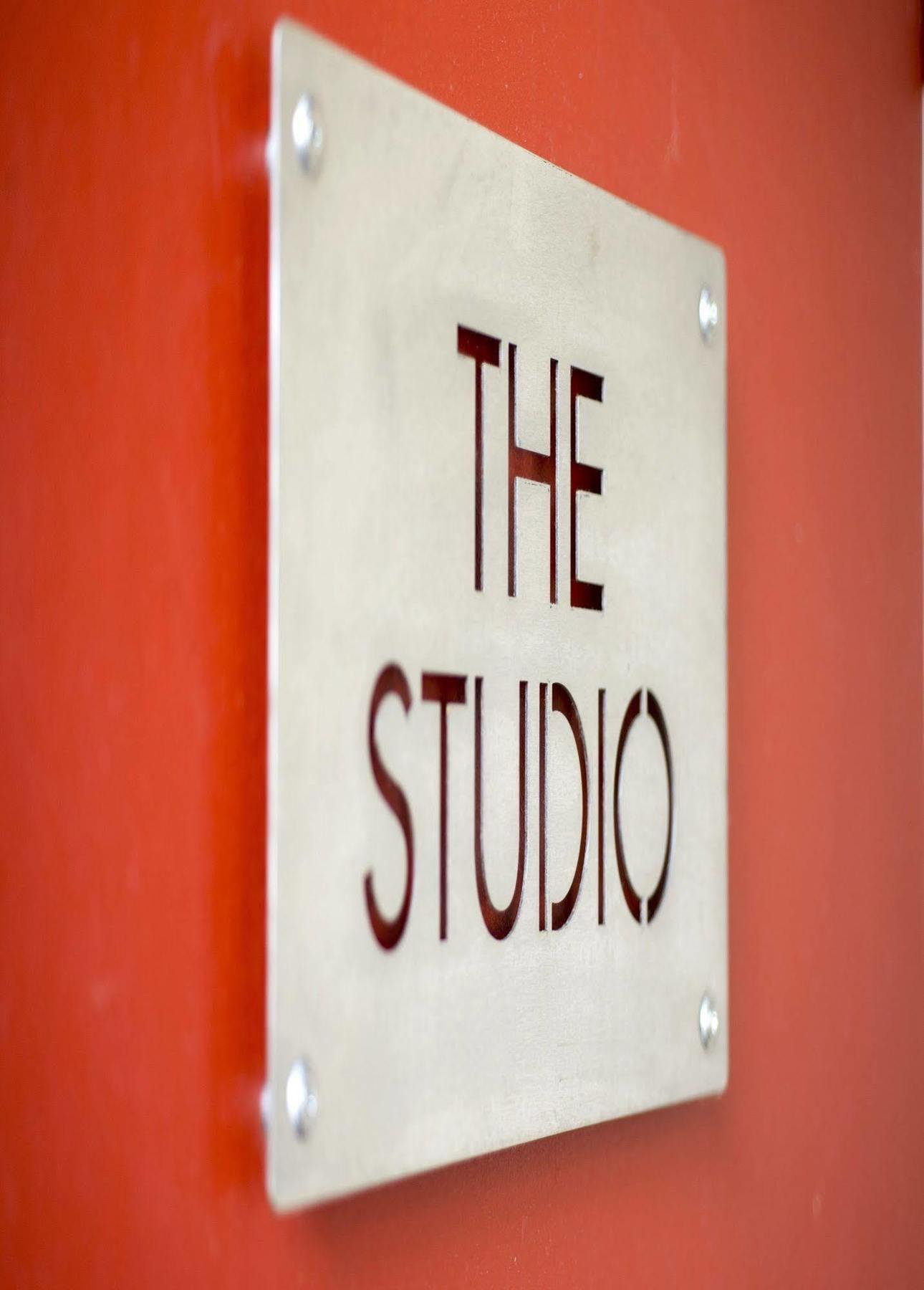 Twofourtwo Boutique Apartments Launceston Bagian luar foto